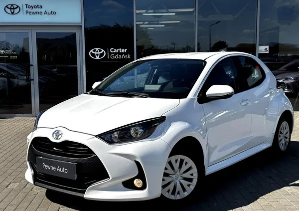 pomorskie Toyota Yaris cena 65900 przebieg: 66241, rok produkcji 2021 z Jutrosin